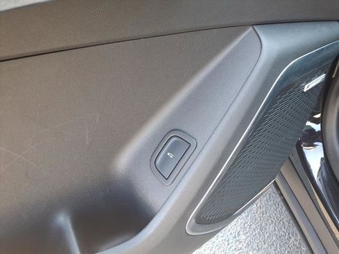 Certified 2025 GMC Acadia Elevation image 9