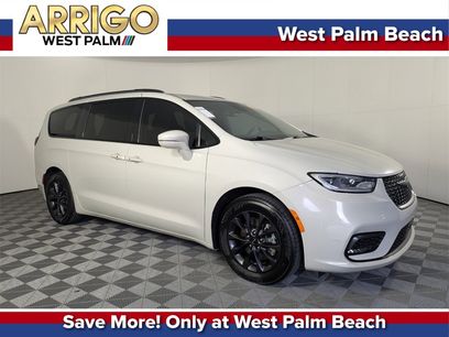 Certified 2021 Chrysler Pacifica Touring w/ S Appearance Package