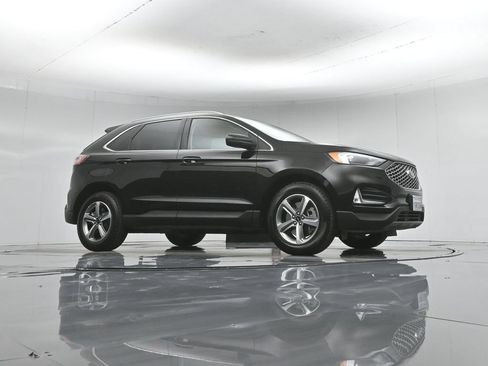 Certified 2023 Ford Edge SEL w/ Convenience Package AWD/4WD image 4
