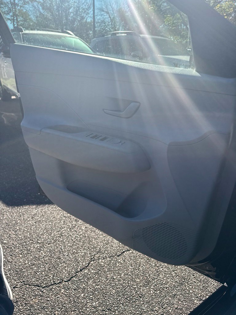 Used 2025 Hyundai Kona SE FWD image 6