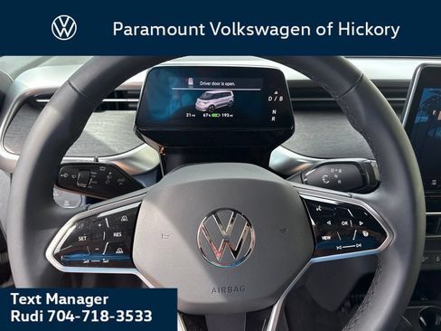 New 2025 Volkswagen ID. Buzz Pro S RWD image 35