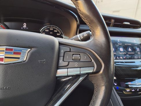 Used 2022 Cadillac XT6 Premium Luxury image 16