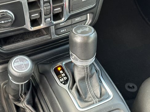 Used 2023 Jeep Wrangler Sahara image 22