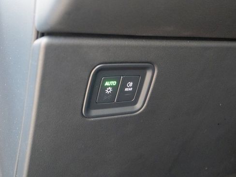 Certified 2025 Porsche Macan Electric image 30