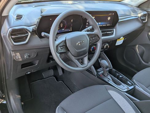 New 2026 Chevrolet TrailBlazer LT w/ Midnight Edition FWD image 11