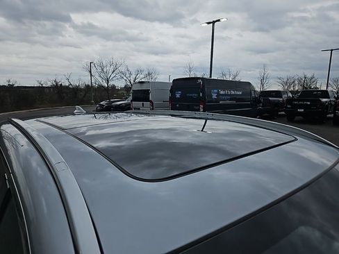 Used 2023 Acura MDX SH-AWD w/ Advance Package image 9