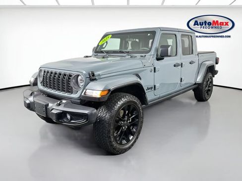 Used 2025 Jeep Gladiator Sport AWD/4WD image 5