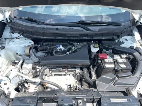 Used 2018 Nissan Rogue SV FWD image 17