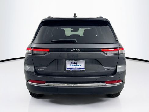 Used 2023 Jeep Grand Cherokee Laredo AWD/4WD image 6