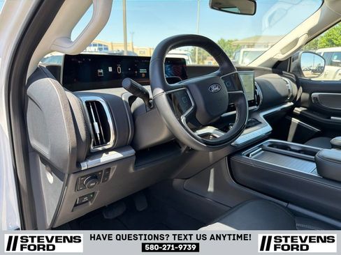 Used 2025 Ford Expedition Platinum AWD/4WD image 20