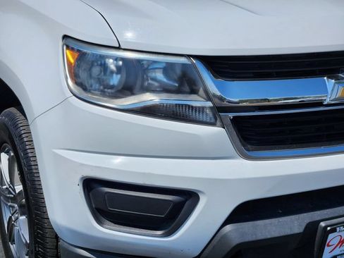 Used 2018 Chevrolet Colorado W/T w/ WT Convenience Package AWD/4WD image 9