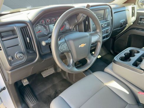 Used 2018 Chevrolet Silverado 1500 W/T w/ Trailering Package image 3