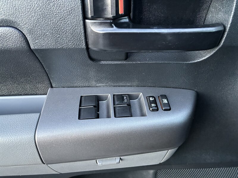 Used 2012 Toyota Tundra 4x4 CrewMax w/ Tow Pkg image 15