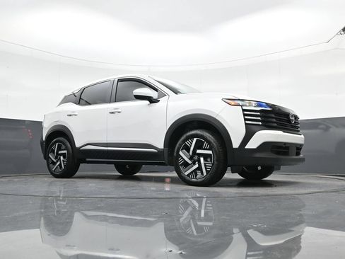Used 2025 Nissan Kicks SV FWD image 23
