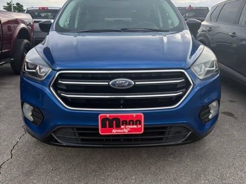 Used 2018 Ford Escape SE w/ SE Sport Appearance Package FWD image 2