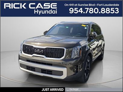 Used 2023 Kia Telluride EX w/ EX Captain's Chair Package