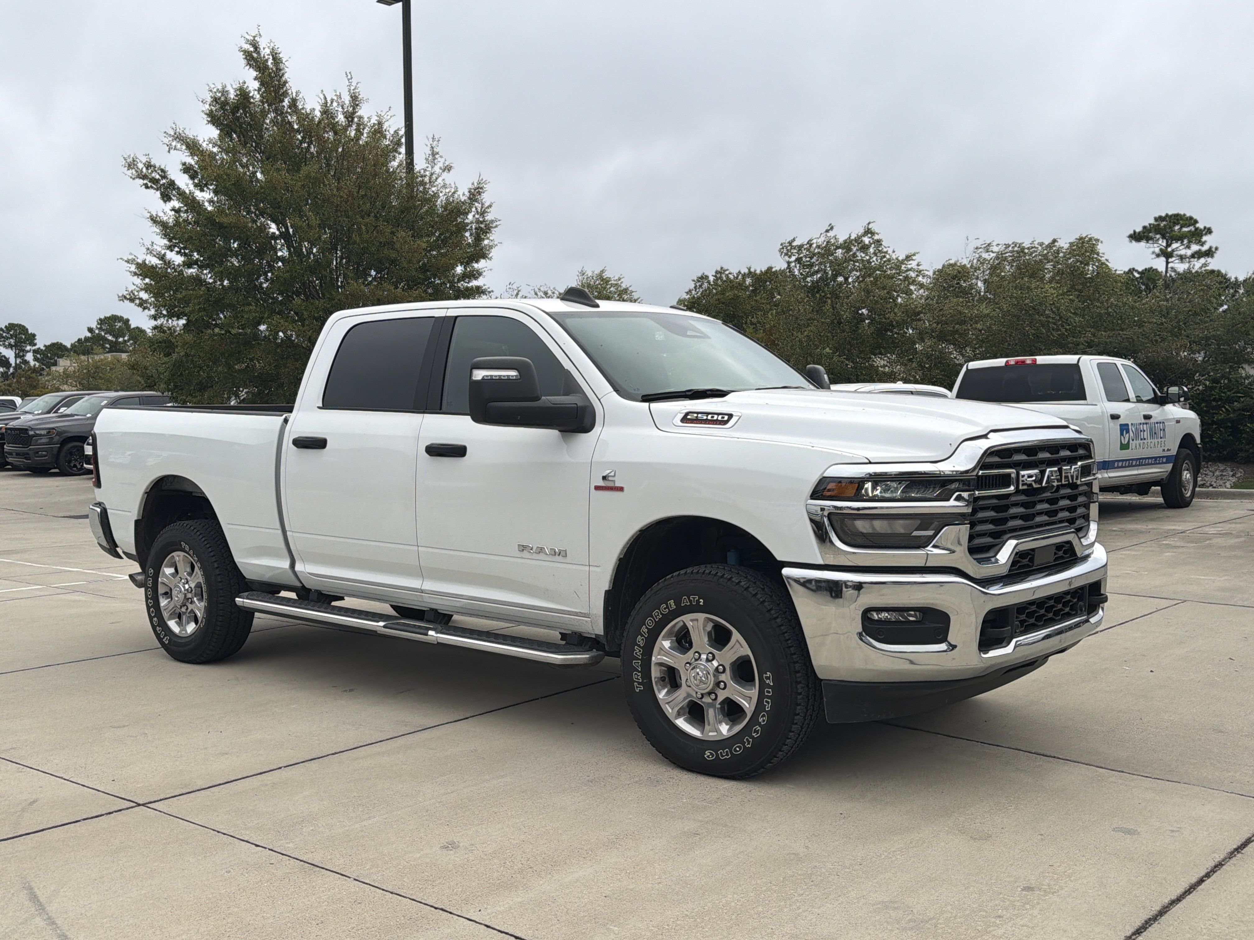 Used 2025 RAM 2500 Big Horn AWD/4WD image 2