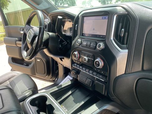 Used 2020 GMC Sierra 2500 Denali w/ Denali Ultimate Package AWD/4WD image 19