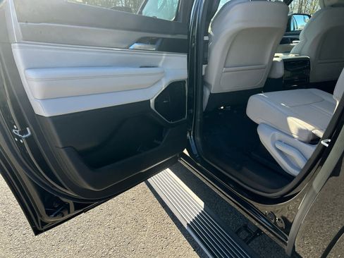 New 2026 Jeep Grand Wagoneer L Limited image 30