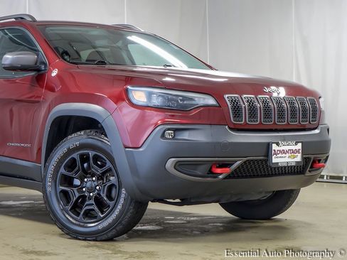 Used 2020 Jeep Cherokee Trailhawk w/ Cold Weather Group AWD/4WD image 3