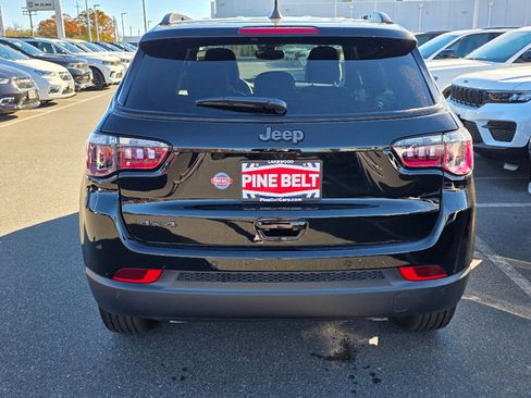 New 2026 Jeep Compass Limited w/ Limited Altitude Pack image 10