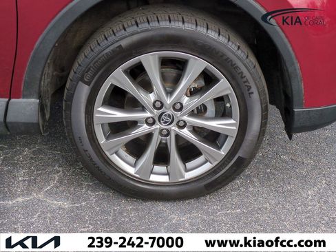 Used 2018 Toyota RAV4 Limited image 11