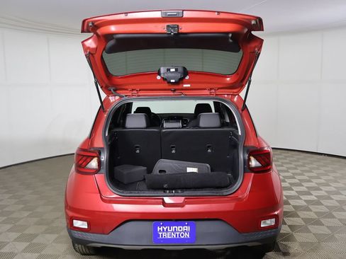 Certified 2023 Hyundai Venue Limited FWD image 14