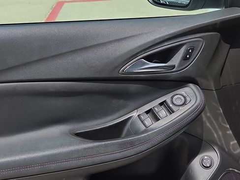 Used 2022 Buick Encore GX Select FWD image 11