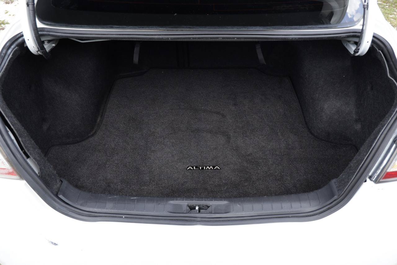 Used 2015 Nissan Altima 2.5 SL w/ Technology Package FWD image 23
