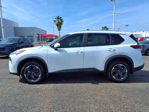 Used 2024 Nissan Rogue SV w/ SV Premium Package FWD image 5