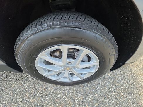 Used 2023 Chevrolet Equinox LT AWD/4WD image 36