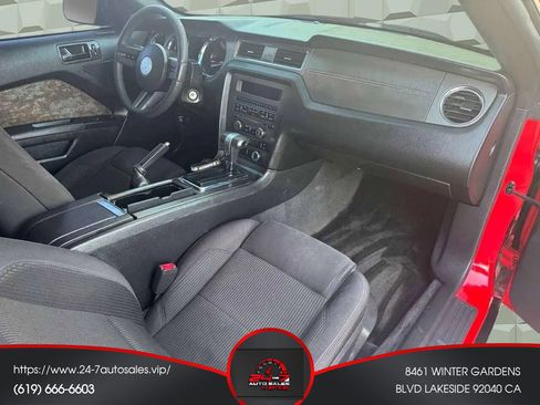 Used 2012 Ford Mustang Convertible image 9