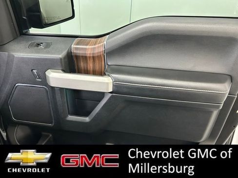 Used 2017 Ford F150 Lariat image 31