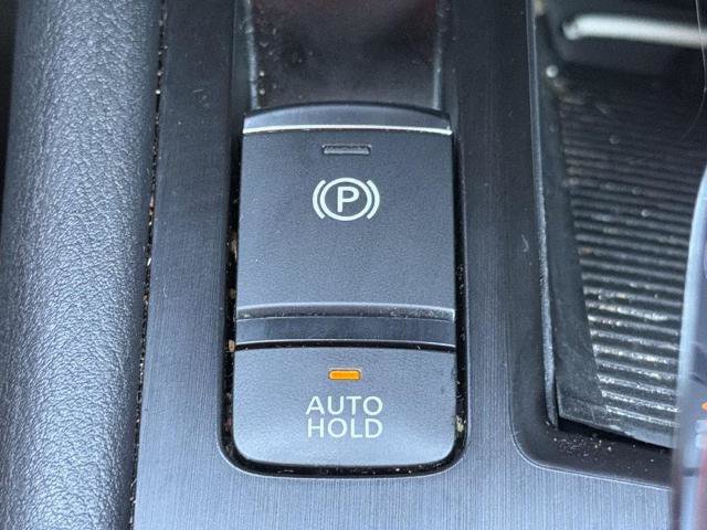 Certified 2025 Nissan Kicks SV FWD image 9
