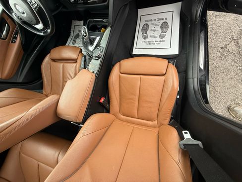 Used 2017 BMW 330i xDrive Sedan image 12