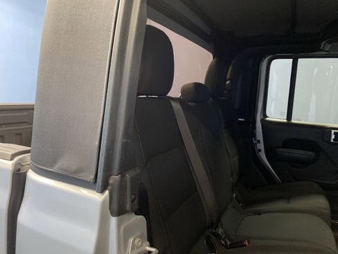 Certified 2022 Jeep Gladiator Sport image 37