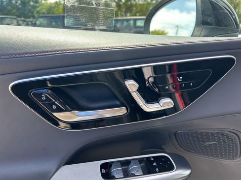 Used 2025 Mercedes-Benz GLC 43 AMG 4MATIC image 37