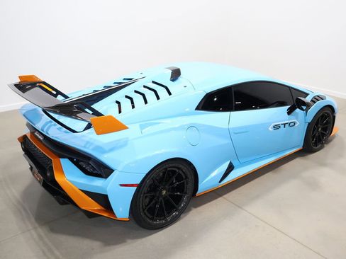Used 2021 Lamborghini Huracan STO image 40