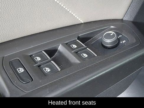 Used 2022 Volkswagen Atlas Cross Sport SE image 17