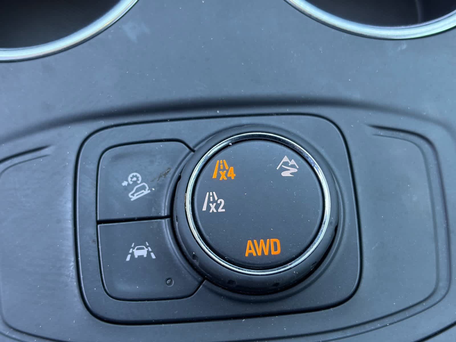 Used 2024 GMC Terrain SLE AWD/4WD image 27