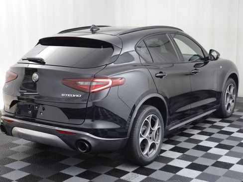 Used 2023 Alfa Romeo Stelvio Ti AWD/4WD image 19