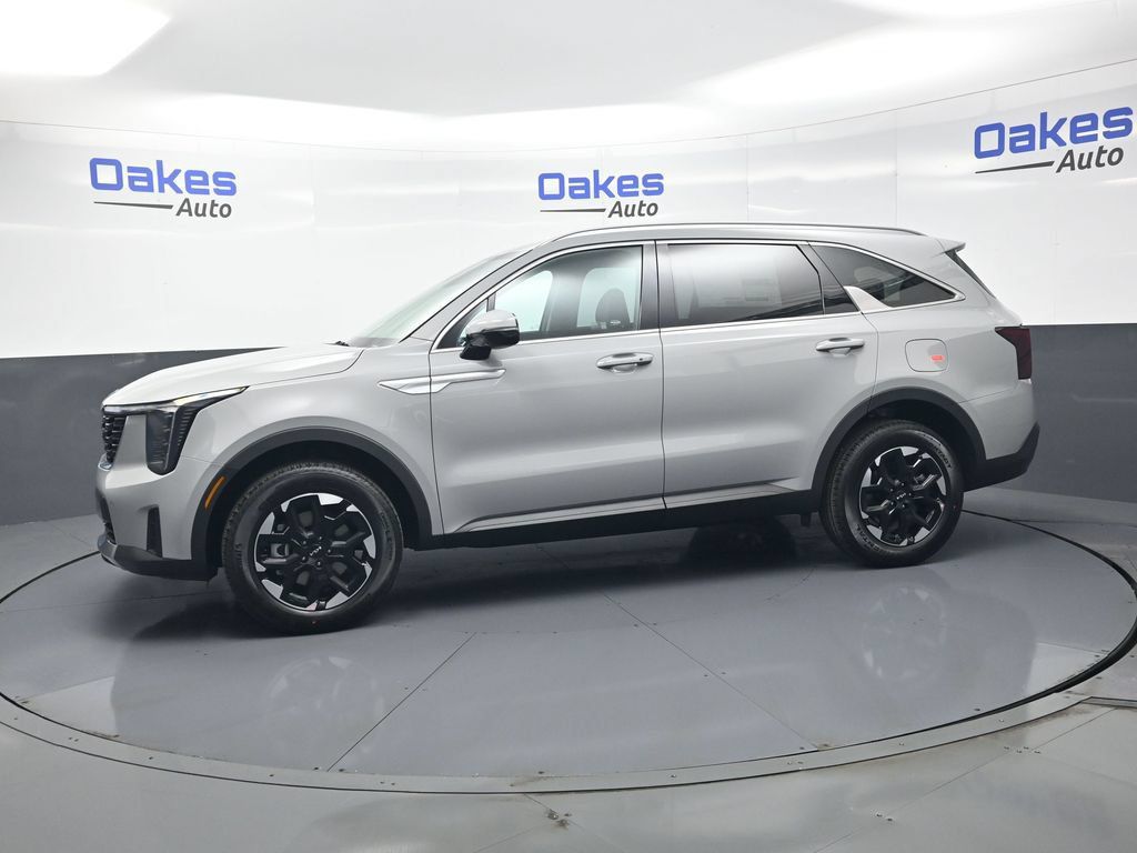 Certified 2026 Kia Sorento S AWD/4WD image 4
