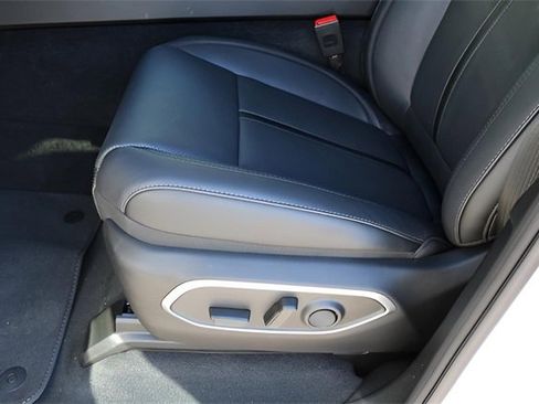 New 2025 Jeep Wagoneer L Series II image 14