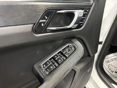 Used 2018 Porsche Macan GTS image 17