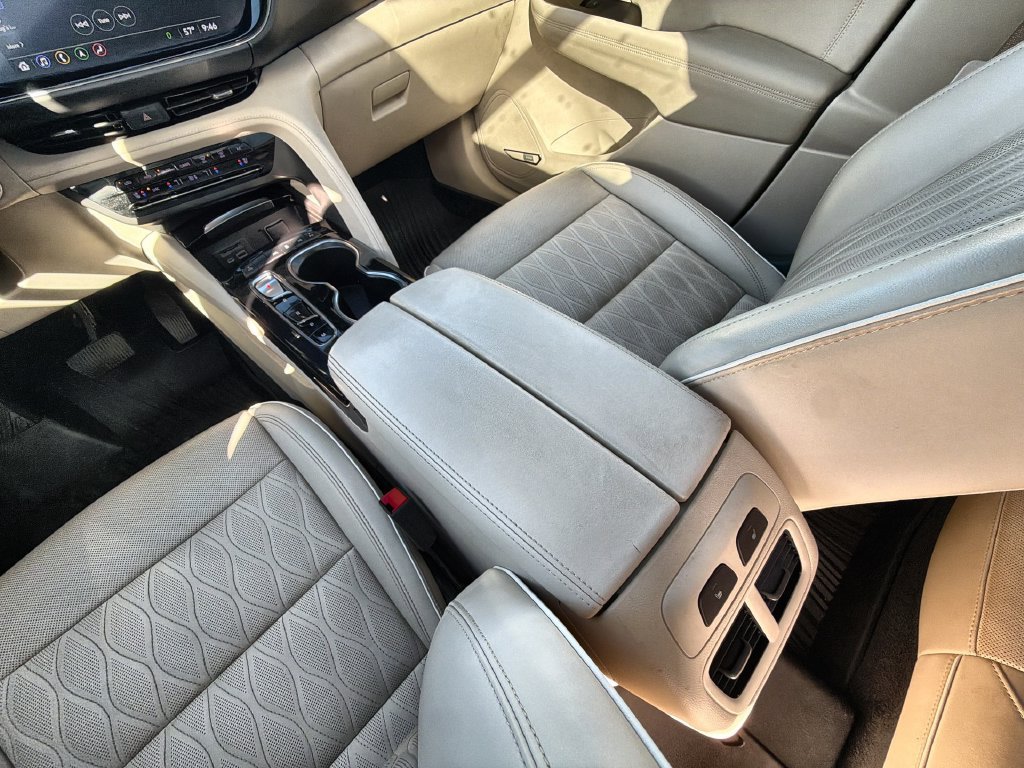 Used 2022 Buick Envision Avenir w/ Technology Package II FWD image 21