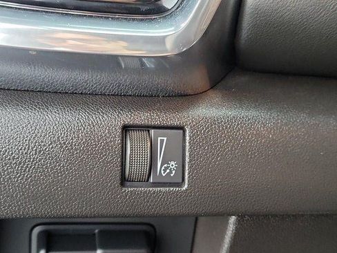Used 2023 GMC Canyon Elevation w/ Elevation Premium Package AWD/4WD image 17