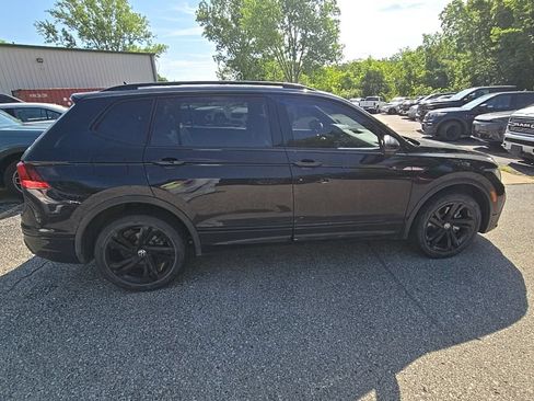 Used 2023 Volkswagen Tiguan SE R-Line FWD image 9