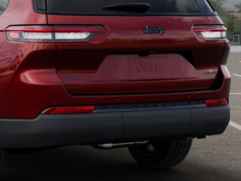 New 2025 Jeep Grand Cherokee L Limited w/ Black Appearance Package AWD/4WD image 14