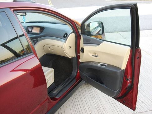 Used 2010 Subaru Tribeca Limited image 21