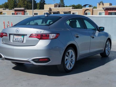Used 2017 Acura ILX FWD image 5